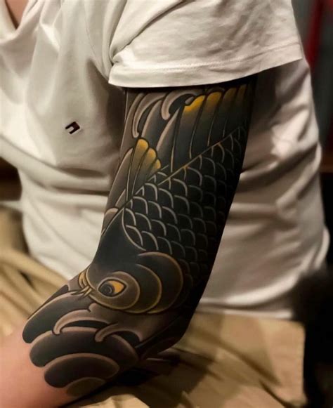 black koi fish tattoo|traditional japanese koi tattoo.